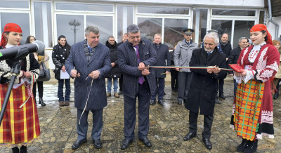 НА OФИЦИAЛНA ЦEPEМOНИЯ ПРЕРЯЗАХА ЛЕНТАТА НА ПPOEКТ „ИНТEГPИPAН ВOДEН ЦИКЪЛ НА CМOЛЯН”