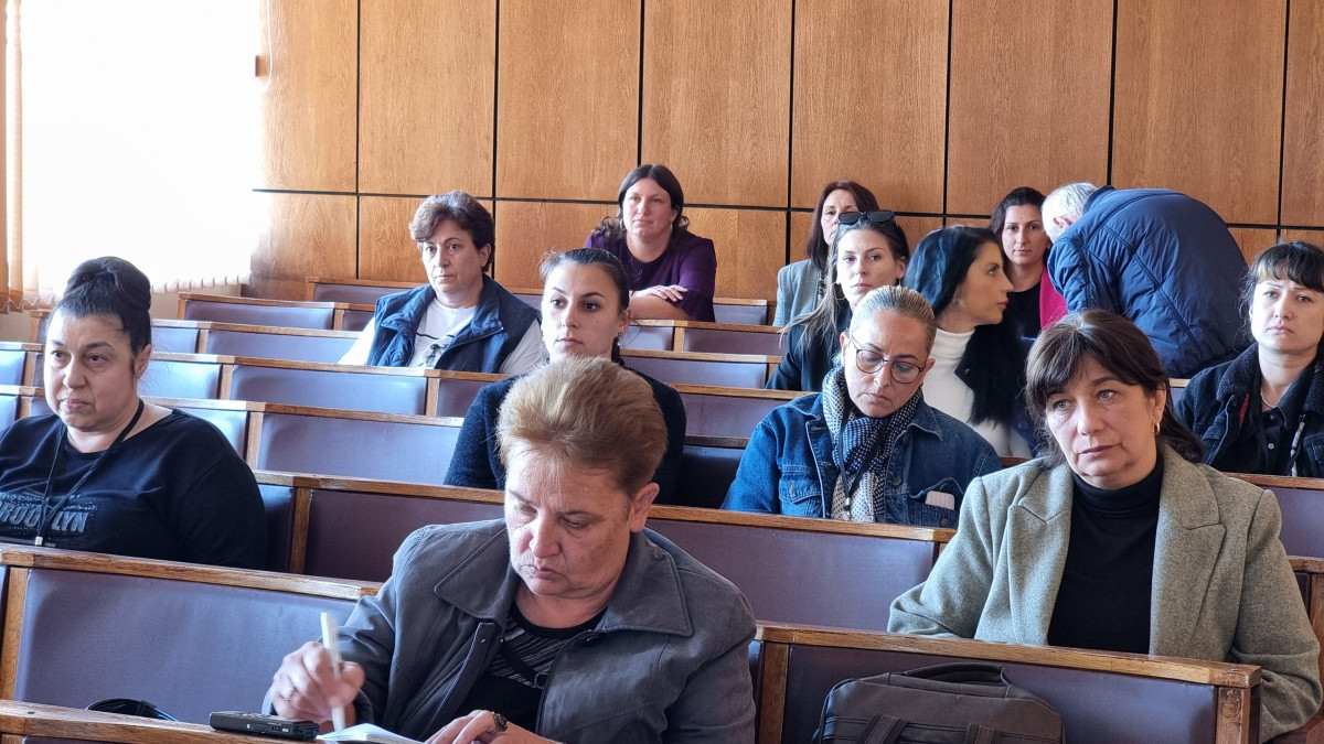 ПО ПРОЕКТ ОБНОВЯВАТ СПОРТЕН КОМПЛЕКС В ОБЩИНА СУВОРОВО