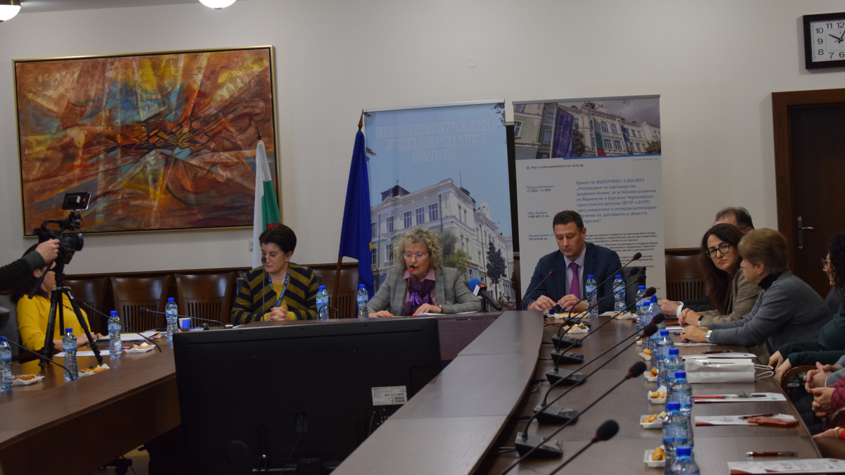 ОИЦ-ВАРНА СЕ ВКЛЮЧИ В ПРЕСКОНФЕРЕНЦИЯ ПО ПРОЕКТ ПО ПРОГРАМА „ОБРАЗОВАНИЕ“