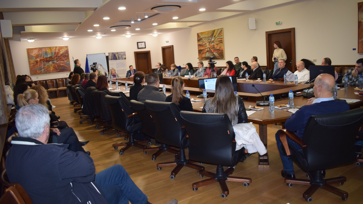 ОИЦ-ВАРНА СЕ ВКЛЮЧИ В ПРЕСКОНФЕРЕНЦИЯ ПО ПРОЕКТ ПО ПРОГРАМА „ОБРАЗОВАНИЕ“