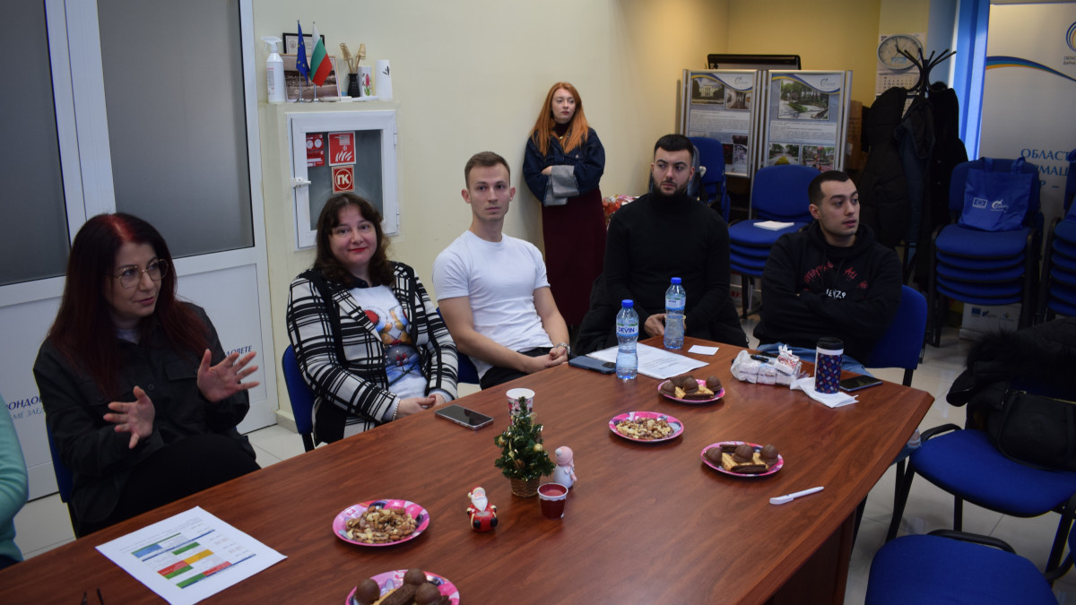 БИЗНЕС ПЛАН ЗА ПРЕРАБОТКА НА ЯБЪЛКОВ ЧИПС ГРАБНА ПЪРВОТО МЯСТО В ЕЖЕГОДНИЯ СТУДЕНТСКИ КОНКУРС НА ОИЦ-ВАРНА