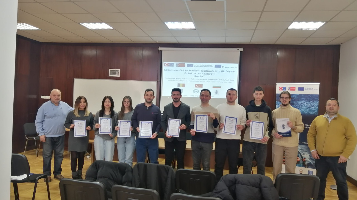ПО ПРОЕКТ ВЪВ ВАРНЕНСКИ УНИВЕРСИТЕТ ПРОВЕДОХА ОБУЧЕНИЕ ПО МОРСКА БЕЗОПАСНОСТ