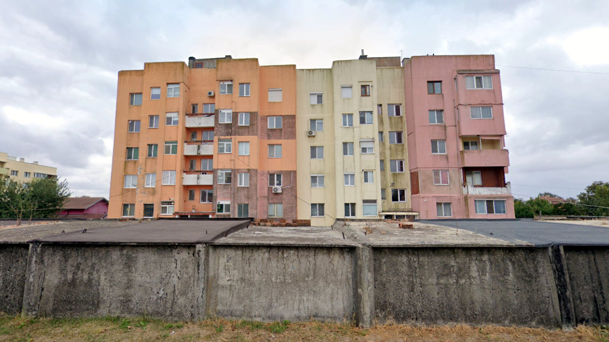 ул. Г. Кирков 1