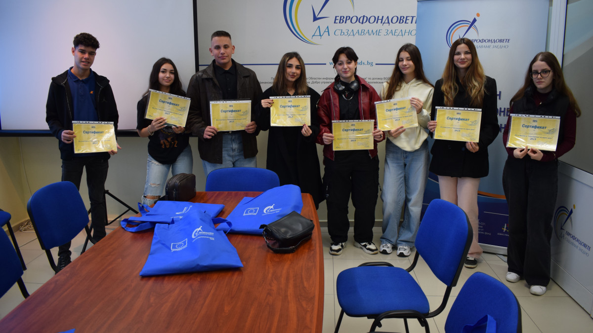 „Мениджъри за един ден“ заеха местата на управител и експерти в ОИЦ-Варна