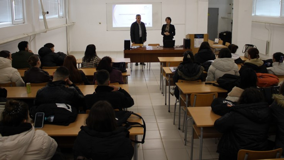 Инфо-среща в ПГИ "Робер Шуман"