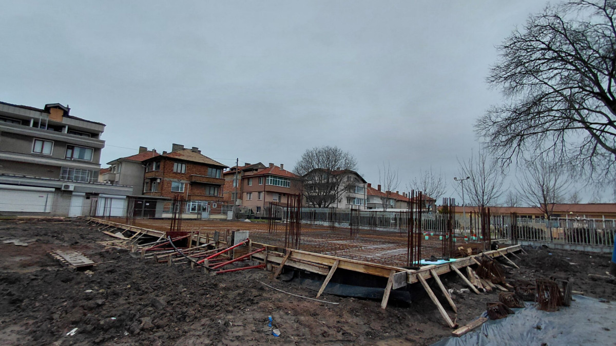 Проведе се първа информационна среща по проект за изграждане на Младежки център в Поморие