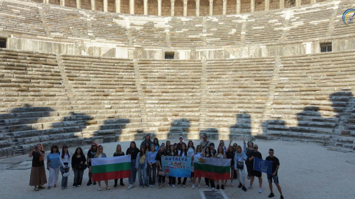 По проект варненски гимназисти изучаваха модните тенденции в Турция