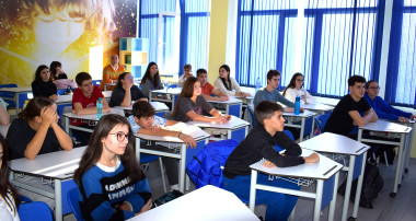 Габровските ученици станаха „Детективи на европейски проекти“ с помощта на ОИЦ - Габрово