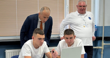 Министър Вълчев: След STEM кабинетите е важно да се продължи с изграждане на хуманитарни центрове в училищата