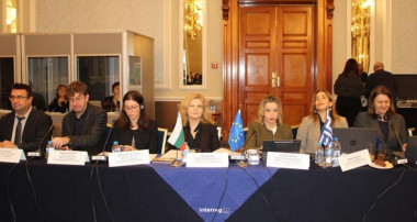 ИНВЕСТИРАТ 33 МЛН. ЕВРО В ПОГРАНИЧНИТЕ РЕГИОНИ НА БЪЛГАРИЯ И ГЪРЦИЯ